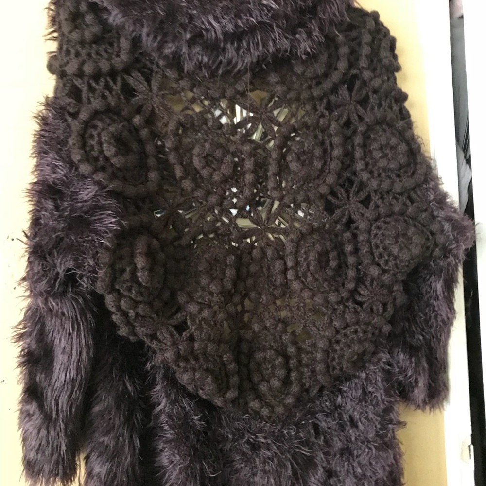 Sweater - Picture 6 of 6